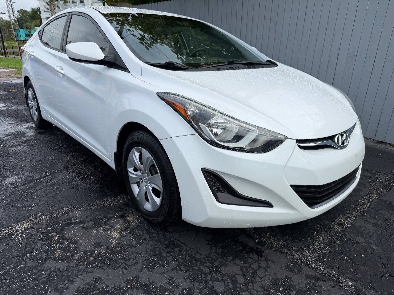Used 2016 Hyundai Elantra SE FWD image 1