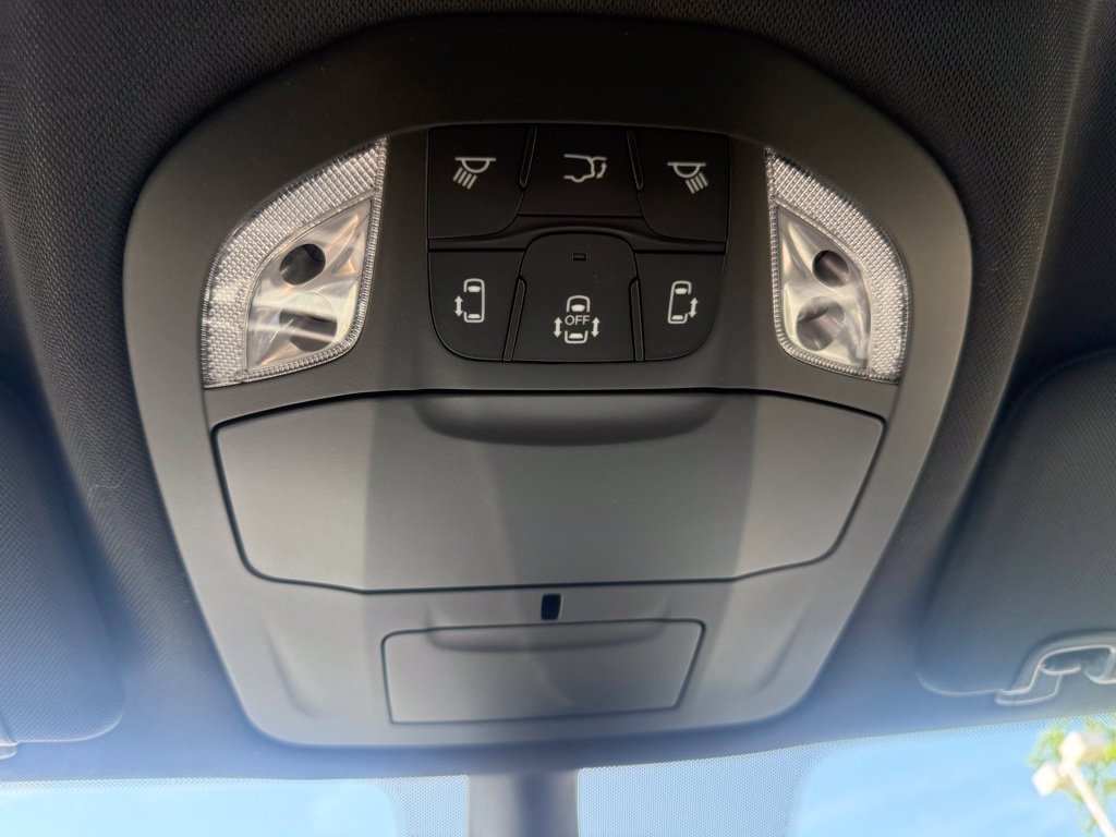 New 2027 Chrysler Pacifica Select w/ Family Tech Group FWD image 28