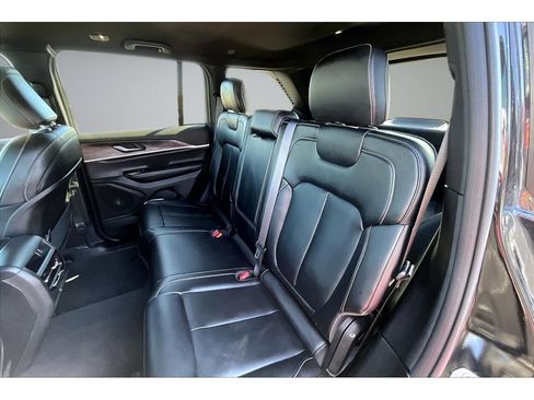 Certified 2024 Jeep Grand Cherokee Limited AWD/4WD image 25