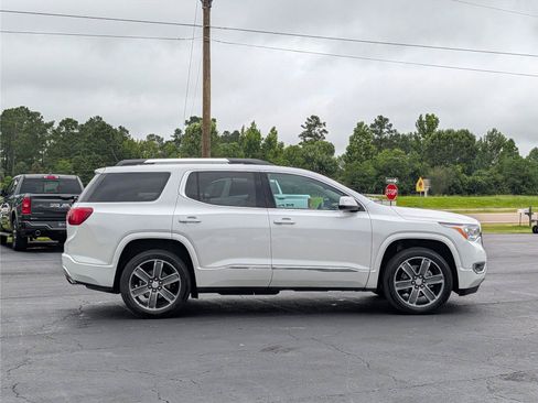 Used 2018 GMC Acadia Denali w/ Technology Package FWD image 6