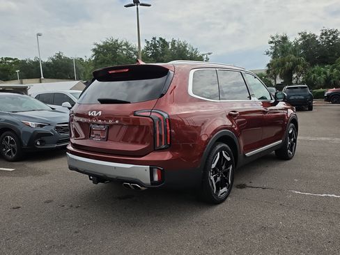 Certified 2024 Kia Telluride EX w/ EX Captain's Chair Package FWD image 7