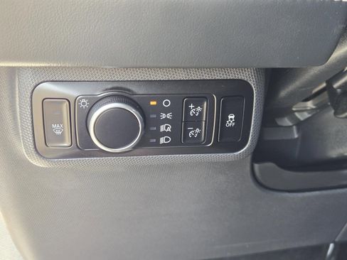 Used 2023 Ford Mustang Mach-E Select image 21