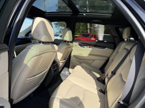 Used 2017 Cadillac XT5 Premium Luxury AWD/4WD image 13