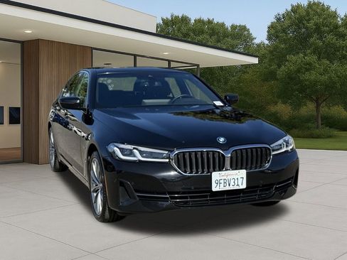 Certified 2023 BMW 530e w/ Convenience Package image 5
