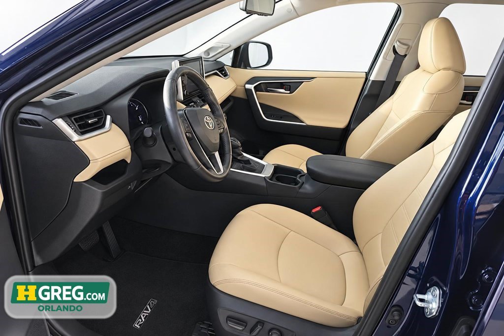 Used 2019 Toyota RAV4 Limited FWD image 8