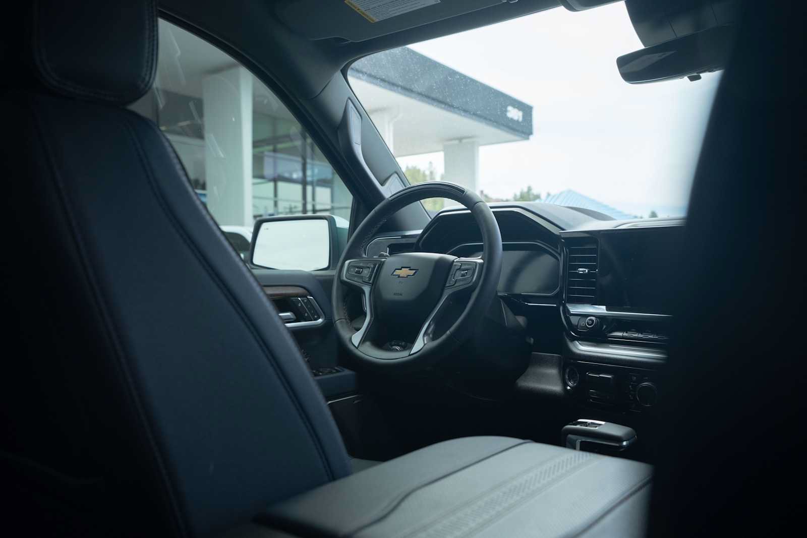 Used 2026 Chevrolet Silverado 1500 High Country w/ High Country Premium Package AWD/4WD image 13