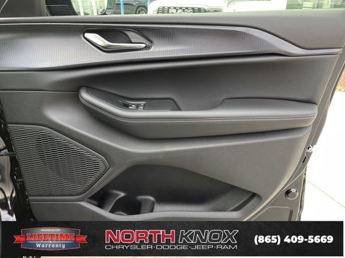 New 2025 Jeep Grand Cherokee Altitude image 29