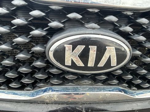 Used 2016 Kia Sorento LX FWD image 12