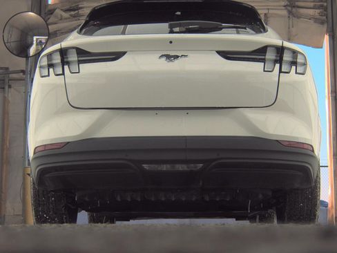 Used 2025 Ford Mustang Mach-E Premium image 7