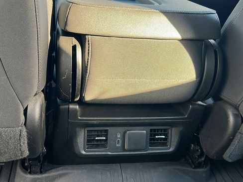 Used 2023 GMC Sierra 1500 Elevation image 32