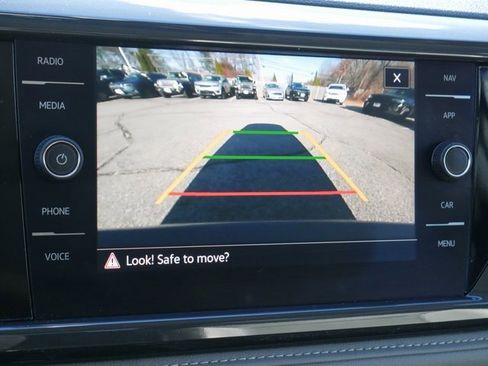 Used 2022 Volkswagen Taos SEL image 18