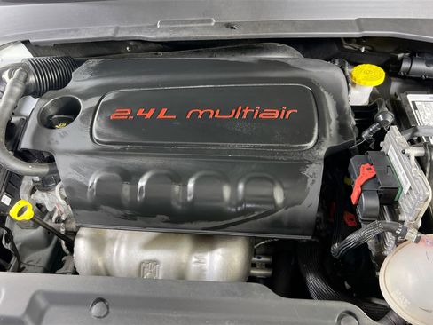 Used 2022 Jeep Compass Limited image 27