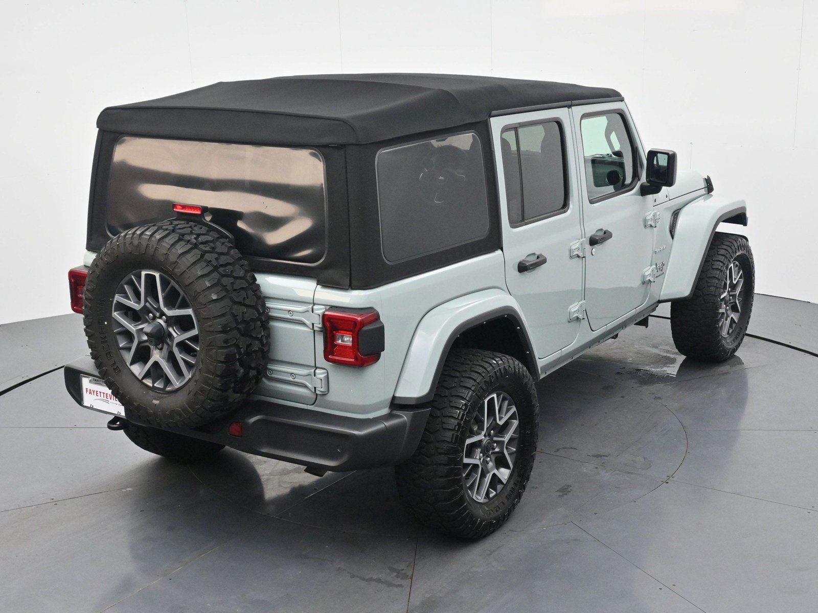 Used 2024 Jeep Wrangler Unlimited Sahara w/ Safety Group AWD/4WD image 20