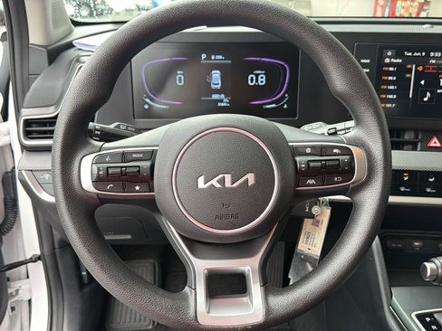 Used 2025 Kia Sportage LX FWD image 19