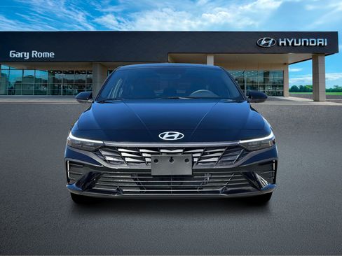 New 2025 Hyundai Elantra SEL FWD image 12