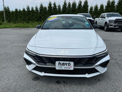 Used 2025 Hyundai Elantra SEL FWD image 8