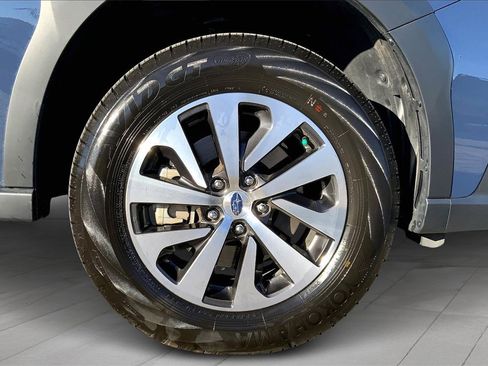 Certified 2025 Subaru Outback Premium image 33