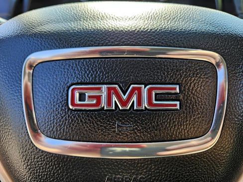 Used 2020 GMC Terrain SLT w/ Preferred Package image 28