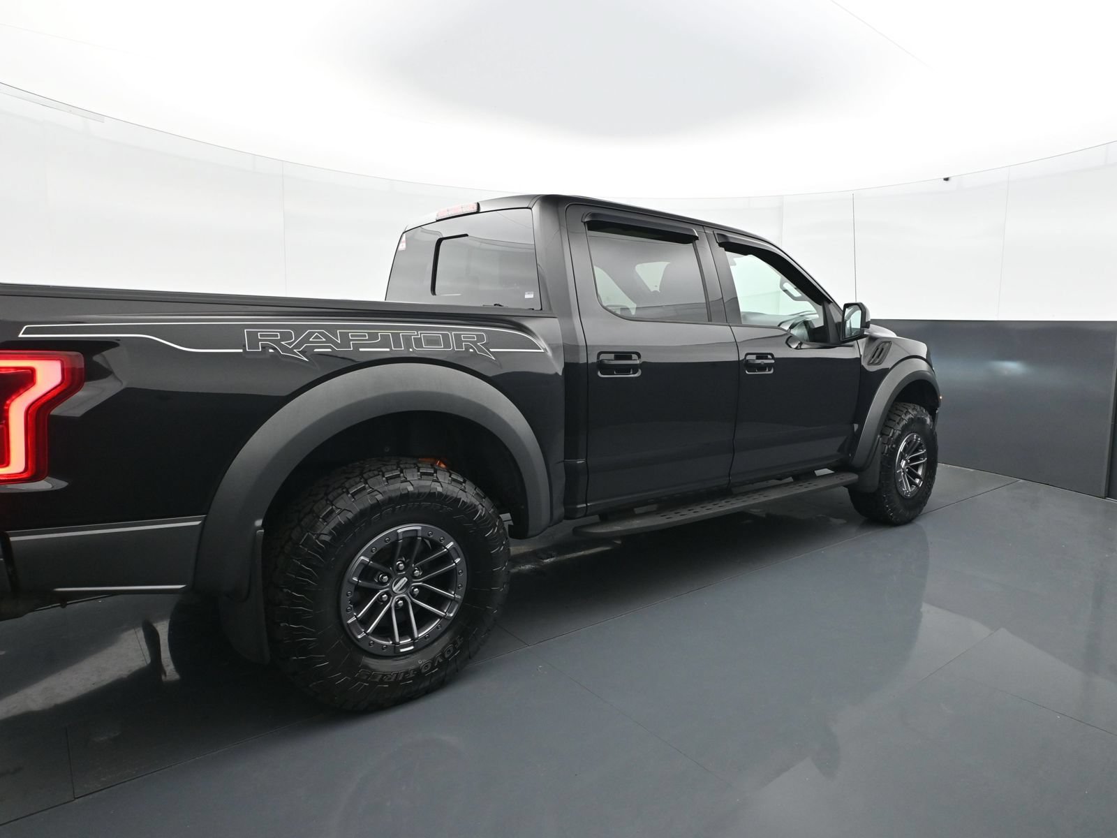 Used 2020 Ford F150 Raptor w/ Equipment Group 802A Luxury AWD/4WD image 7