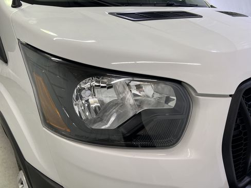 Used 2023 Ford Transit 250 Medium Roof AWD image 5