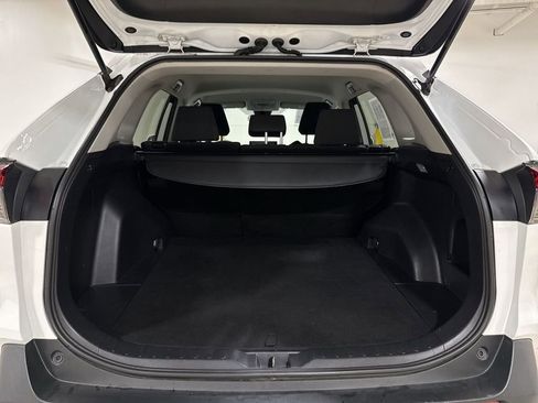 Used 2019 Toyota RAV4 LE FWD image 23