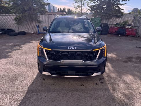 Certified 2025 Kia Sorento S w/ Panoramic Sunroof Package AWD/4WD image 29