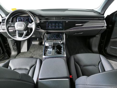 Used 2023 Audi Q8 Premium Plus w/ Premium Plus Package AWD/4WD image 19