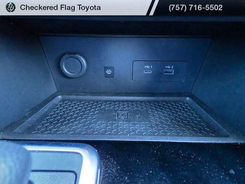 Used 2024 Nissan Pathfinder SL FWD image 18