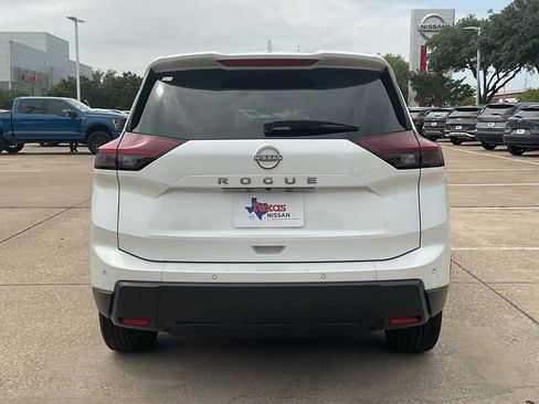 Used 2025 Nissan Rogue SV FWD image 6