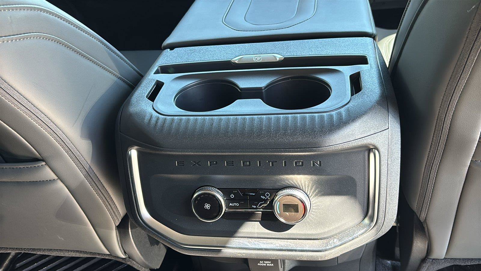 Used 2026 Ford Expedition Active RWD image 25