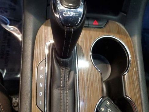 Used 2019 GMC Acadia SLE image 25