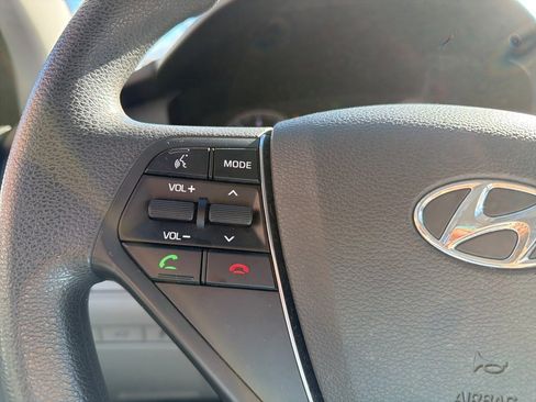 Used 2017 Hyundai Sonata SE image 29