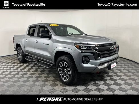 Used 2024 Chevrolet Colorado Z71 w/ Z71 Convenience Package 2 AWD/4WD image 14