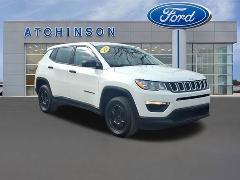 Used 2018 Jeep Compass Sport image 3