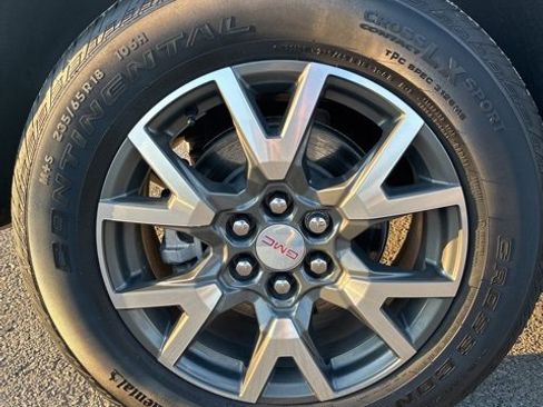 Used 2023 GMC Acadia SLE w/ Driver Convenience Package image 27