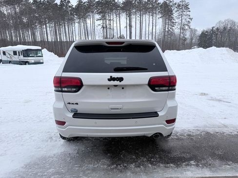 Used 2019 Jeep Grand Cherokee Altitude image 5