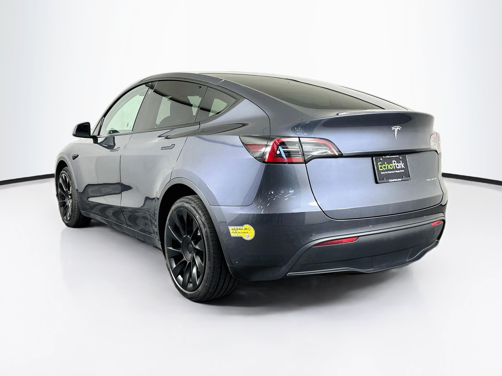 Used 2022 Tesla Model Y Long Range AWD/4WD image 5