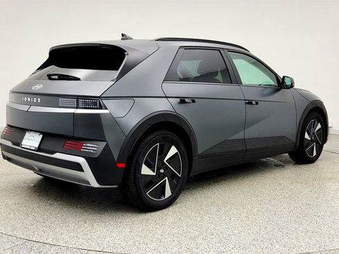 Used 2025 Hyundai Ioniq 5 SEL image 5