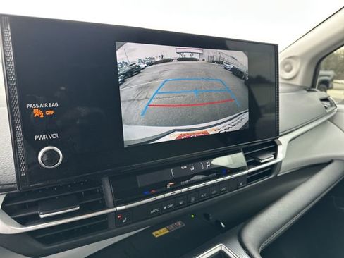 Used 2025 Toyota Sienna XLE w/ XLE Plus Package image 15