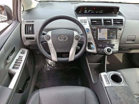Used 2014 Toyota Prius V Five image 13