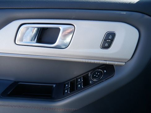 Used 2026 Ford Explorer Active w/ Active Comfort Package image 27