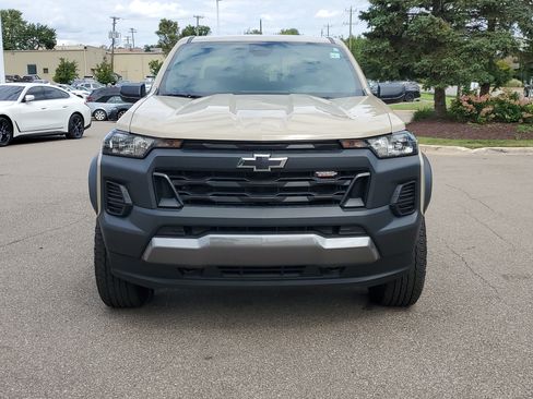Used 2024 Chevrolet Colorado Trail Boss w/ Advanced Trailering Package AWD/4WD image 8