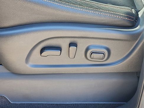 Used 2021 Nissan Titan PRO-4X w/ Pro-4x Convenience Package image 22