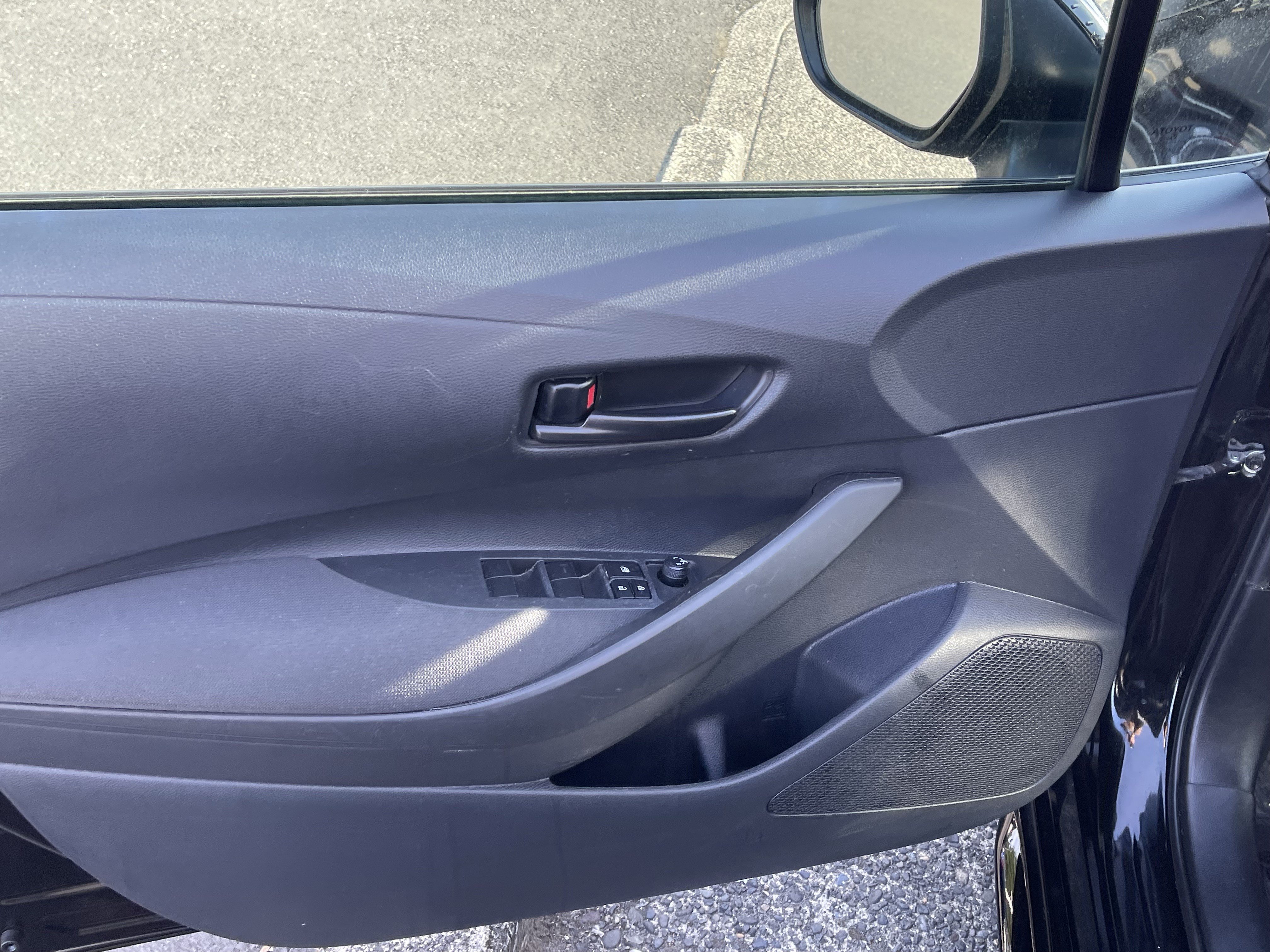Certified 2025 Toyota Corolla LE FWD image 15