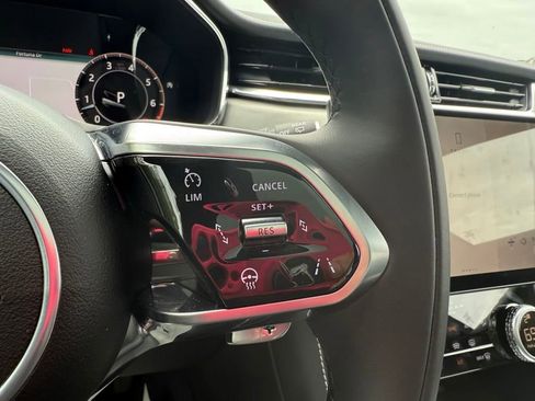 New 2025 Jaguar F-PACE R-Dynamic S image 21