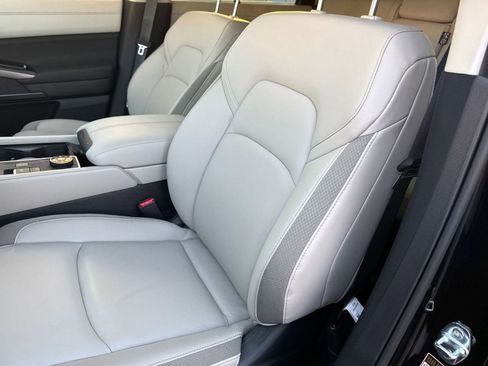 New 2025 Nissan Pathfinder SL image 21