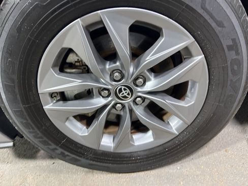 Used 2022 Toyota Sienna LE image 34