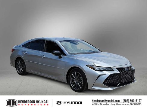 Used 2020 Toyota Avalon XSE w/ Carpet Mat Package FWD image 2