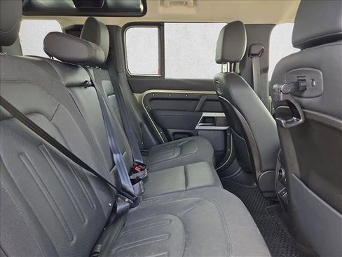 Used 2020 Land Rover Defender 110 SE image 18