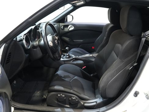 Used 2016 Nissan 370Z Touring RWD image 25